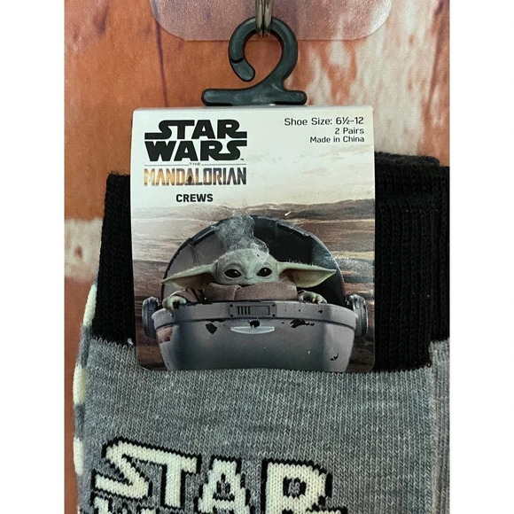 Star Wars The MANDALORIAN Yoda Crew Socks Mens Soft Warm Cozy Crew Fall 2 Pairs - Picture 6 of 7